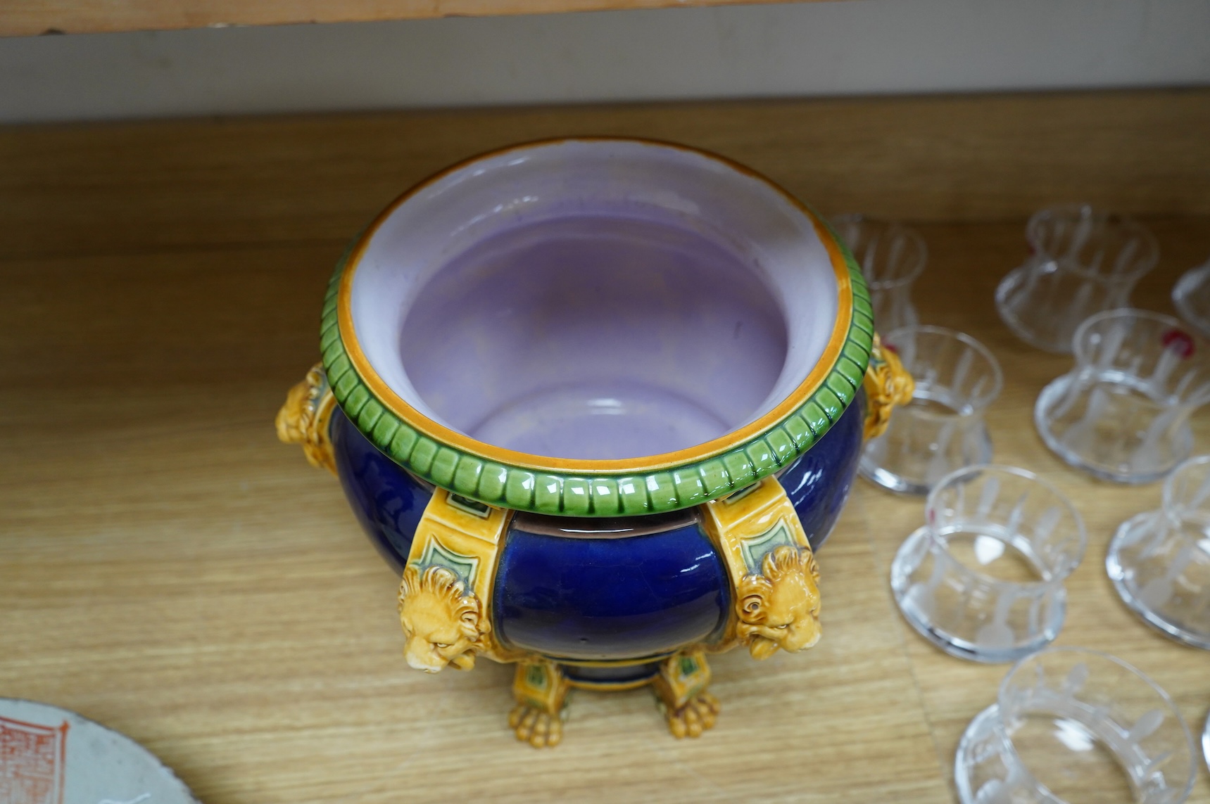 A Victorian Mintons majolica jardinière, 27.5cm